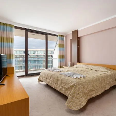 Sandy Bay Hotel